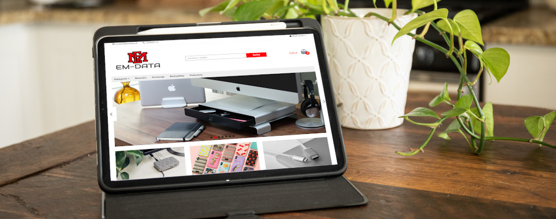 Speck_BalanceFolio-iPad_lifestyle_123333333333